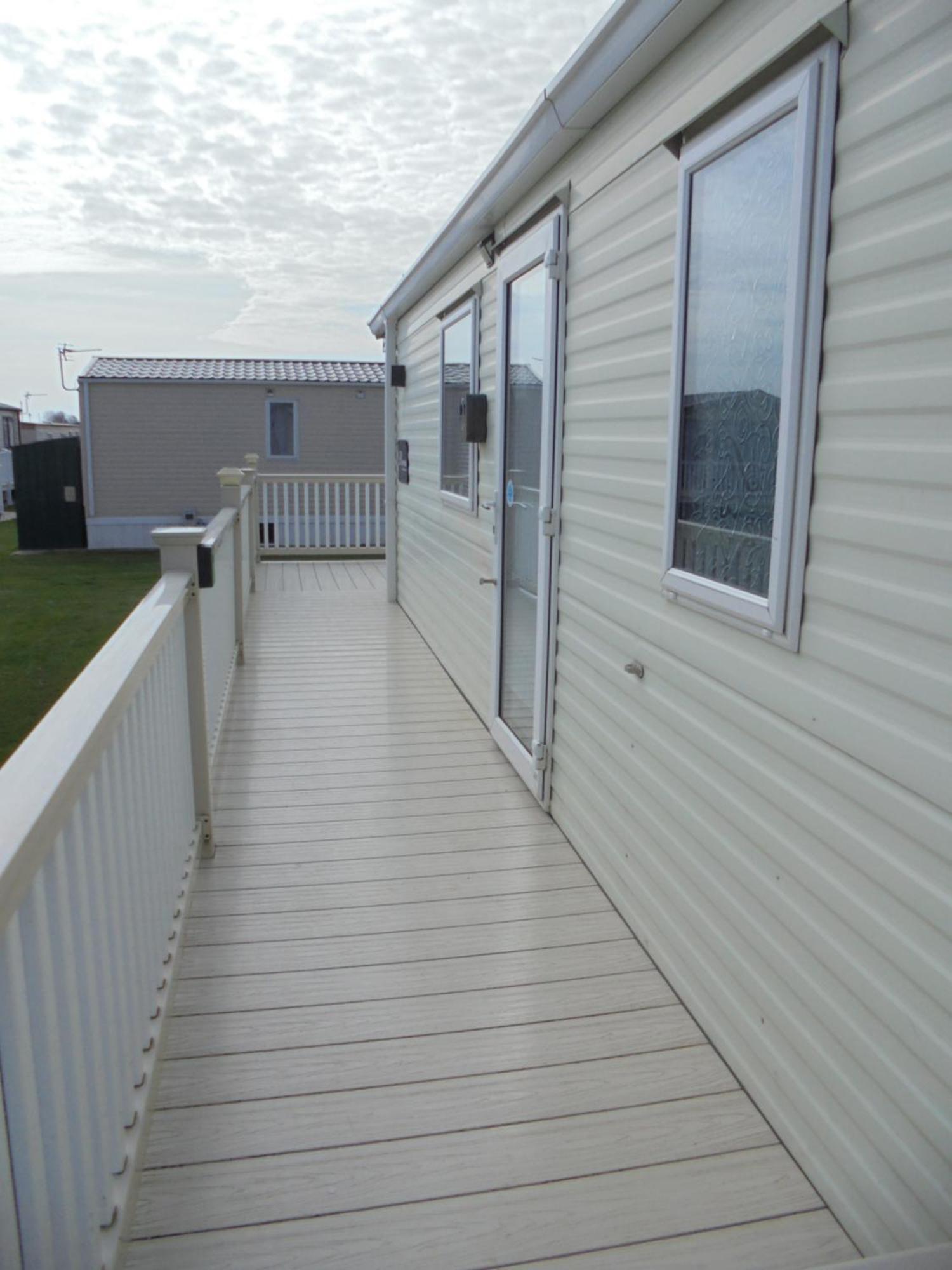 8 Berth On The Chase Hotel Ingoldmells Exterior foto